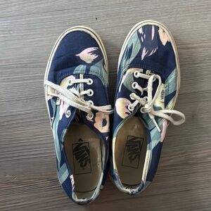 Size 7 women’s vans